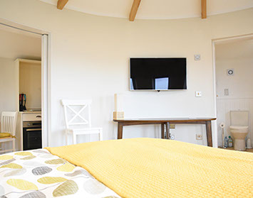 Isle of Skye Rotunda contains a king size bed en suite bathroom and kitchen for guest use